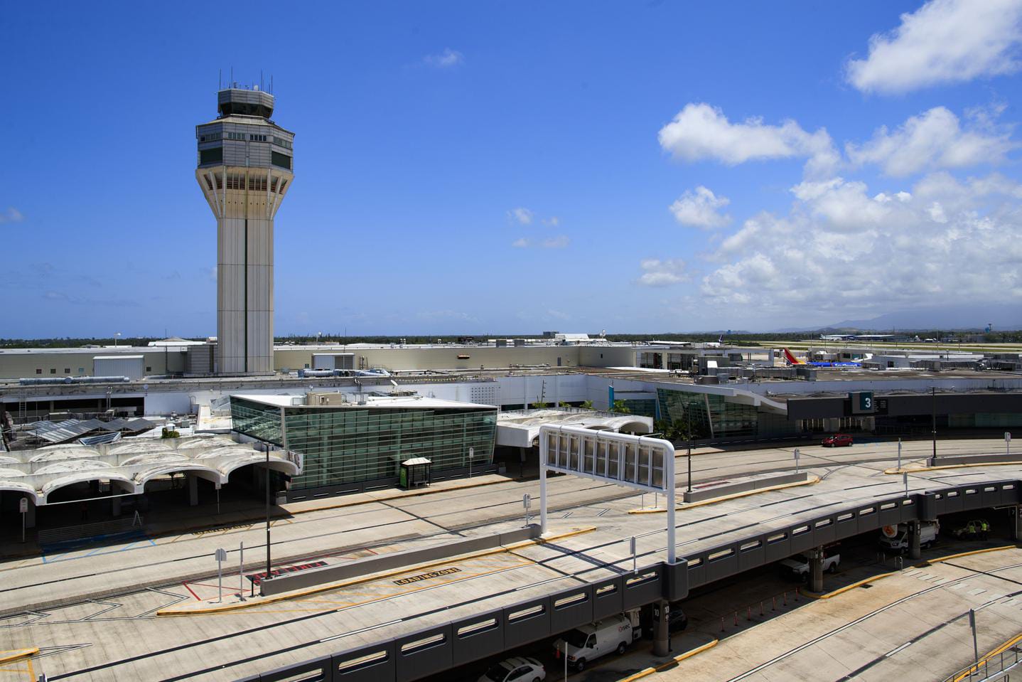 El huracán Idalia provoca cancelaciones de vuelos entre Puerto Rico y Florida