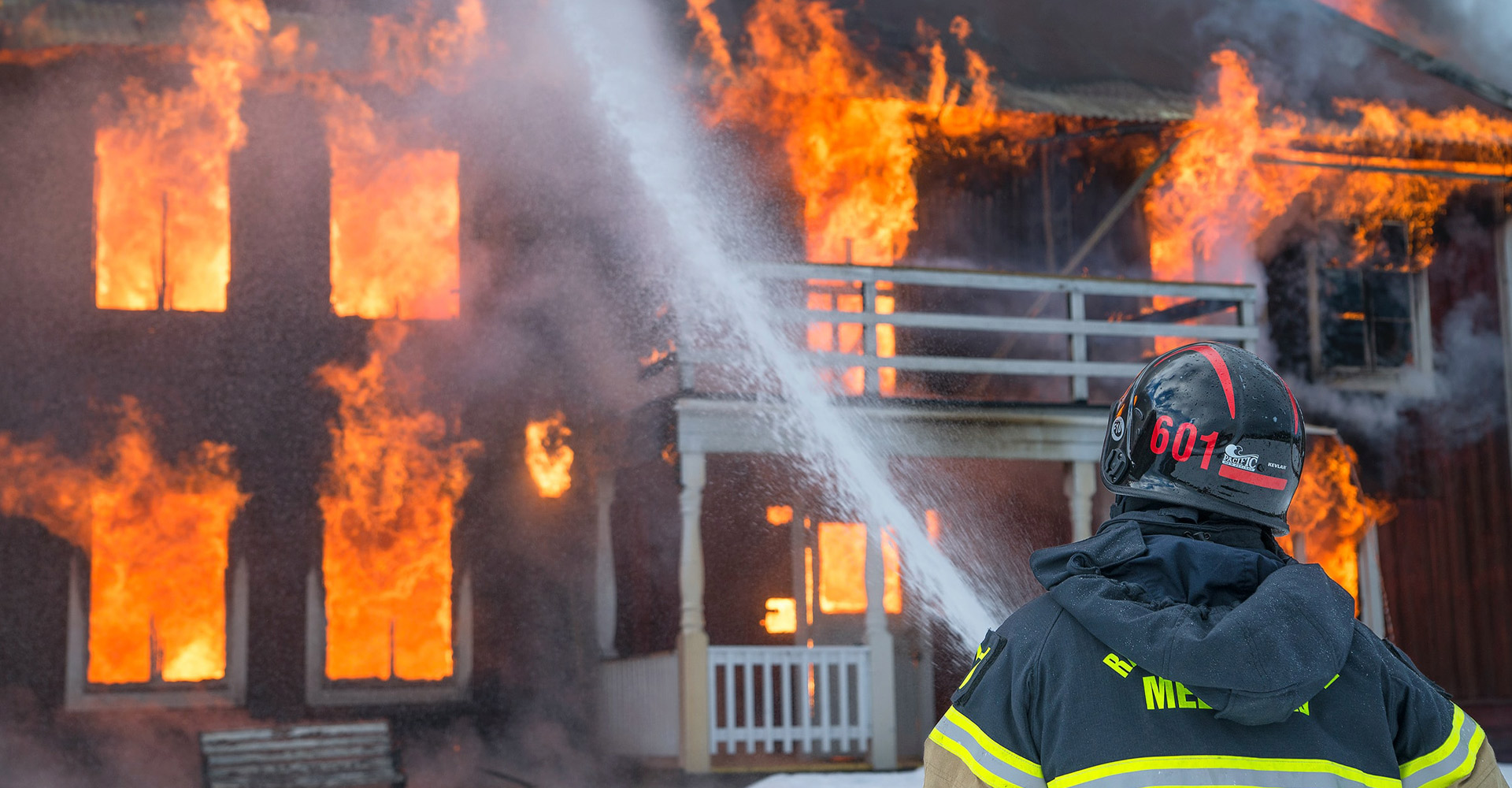 Bomberos elevarán capacidades en extinción de incendios en estructuras verticales y horizontales