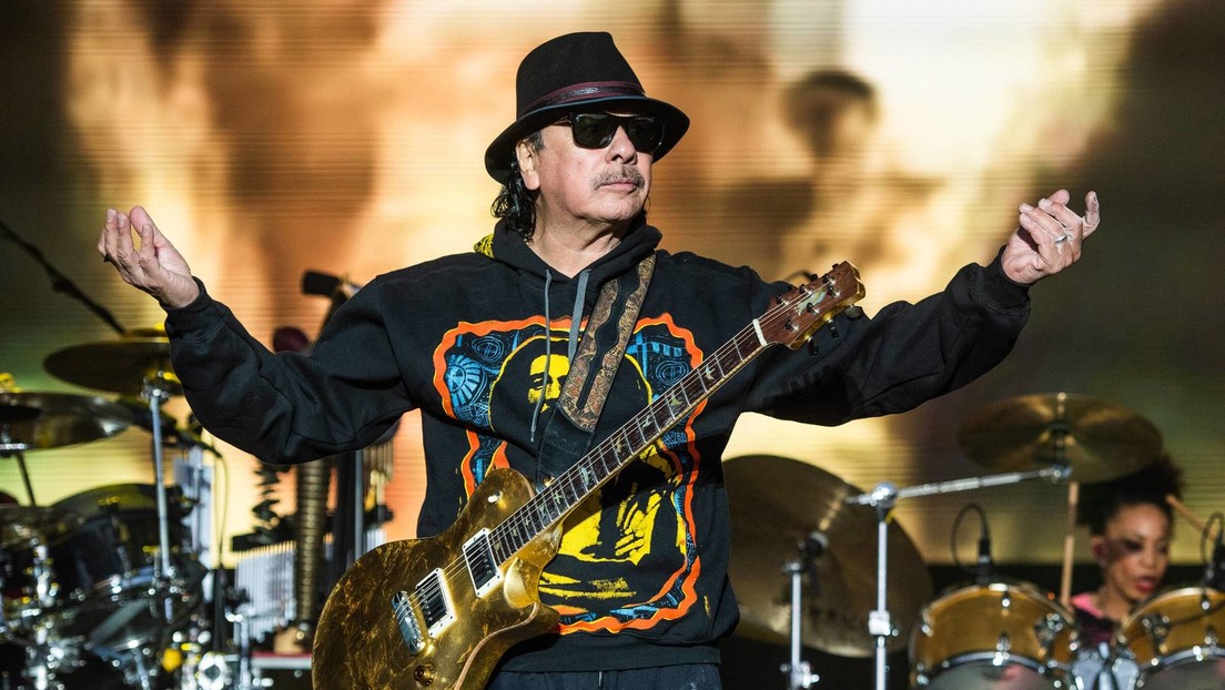 Carlos Santana se ve obligado a disculparse por decir que “una mujer es una mujer y un hombre es un hombre”