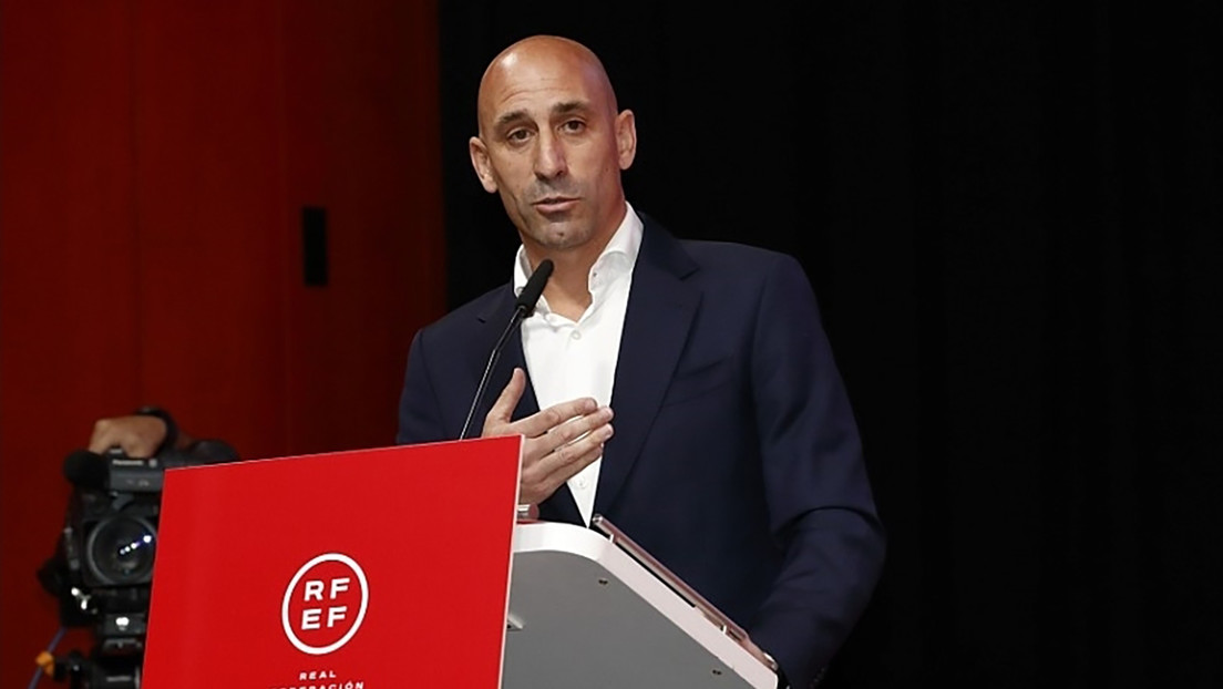 La FIFA suspende provisionalmente a Luis Rubiales de su cargo