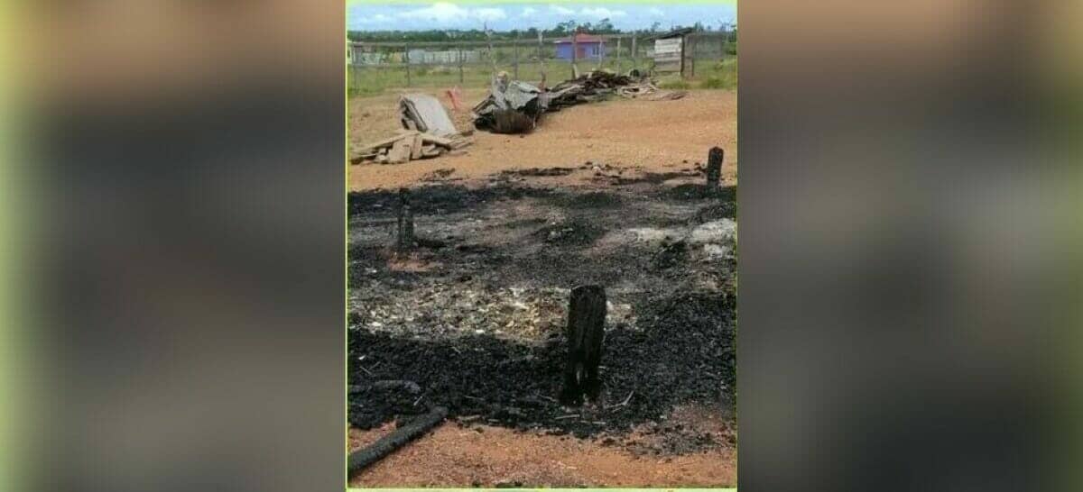 Hija quema la casa de su mamá por no perdonarle deuda de 3 mil córdobas