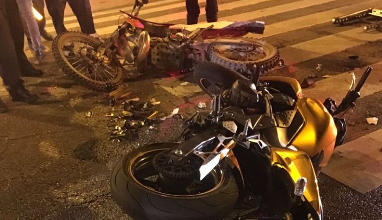 Triple colisión entre motorizados deja a dos graves en el Caribe Sur