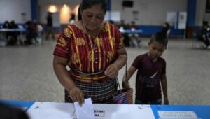 Avanza con normalidad segunda vuelta electoral en Guatemala