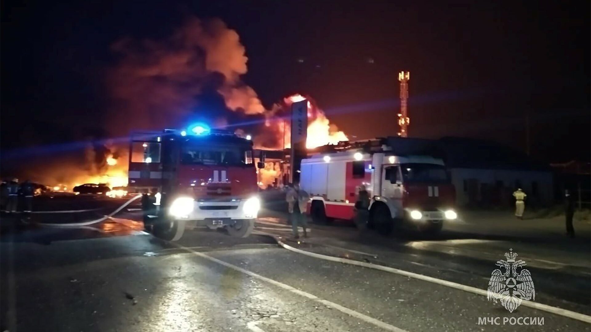 Sube a 35 el número de fallecidos por la explosión de una gasolinera en el sur de Rusia