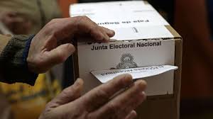 Comienza el cierre de las urnas tras las elecciones primarias en Argentina