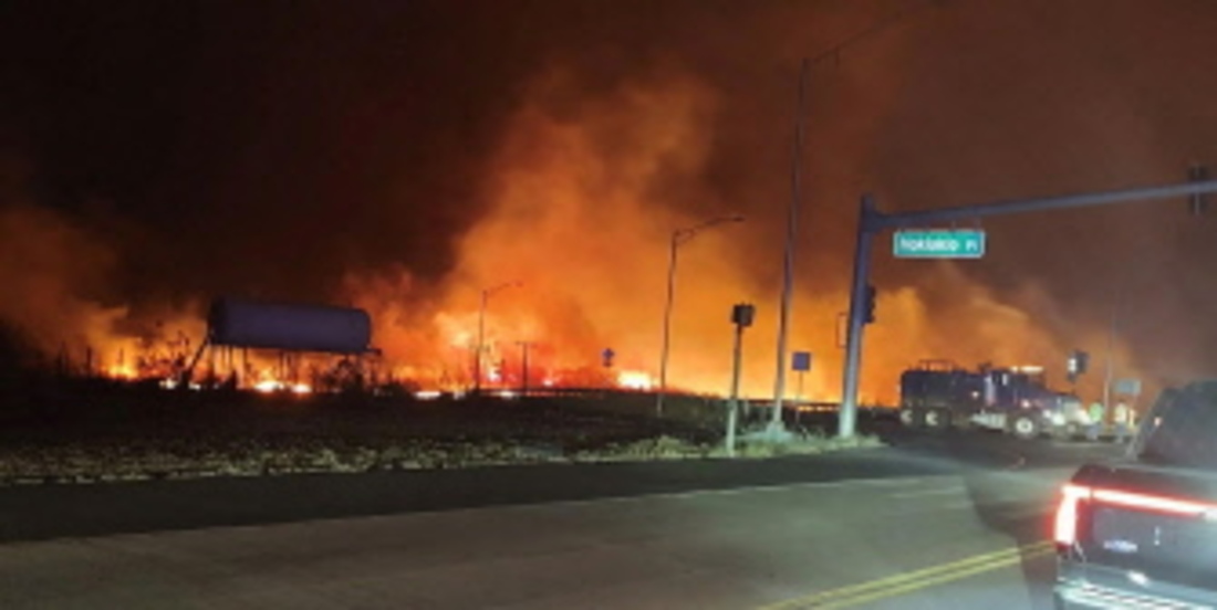 Al menos 6 muertos en los enormes incendios forestales en la isla hawaiana de Maui