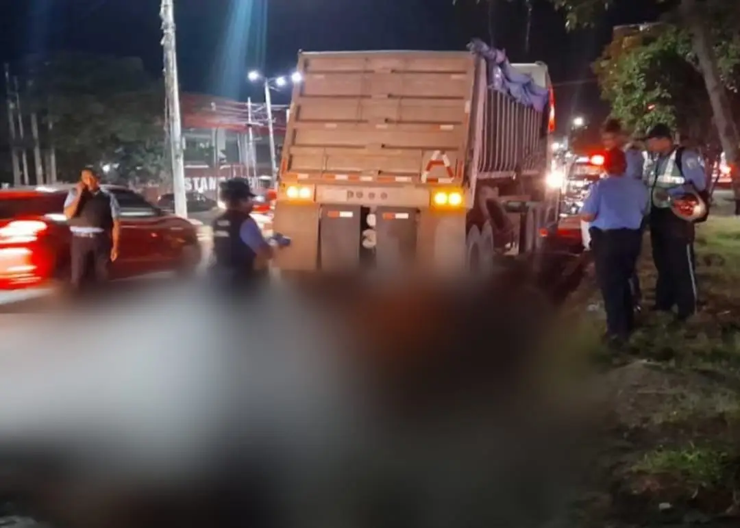 Menor de trece años muere arrollado por una rastra en Managua