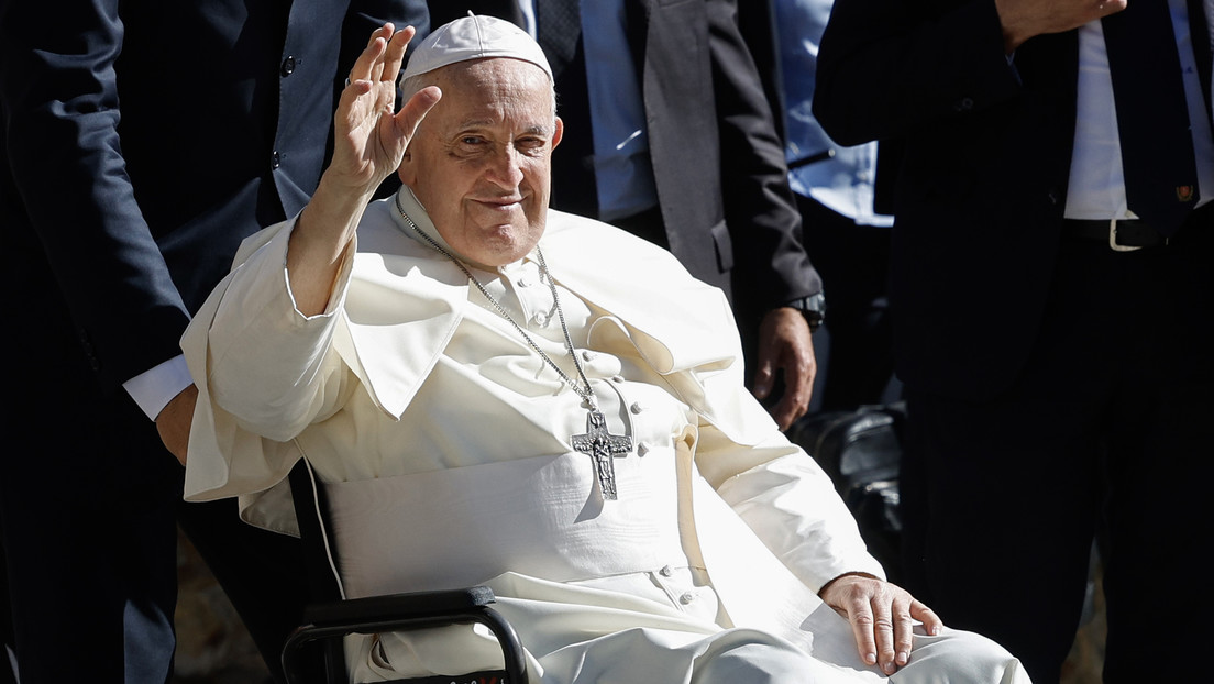 El papa Francisco dice que la Iglesia católica “está abierta a todos”, incluso a la comunidad LGBT