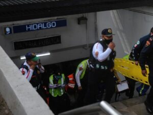 Si no eres mía no serás de nadie: hombre empujó a una mujer a vías de Metro Hidalgo antes de aventarse