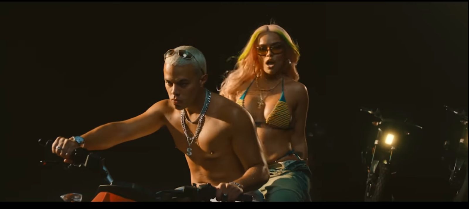 Canción de Maluma, Karol G y Dennis sube la temperatura