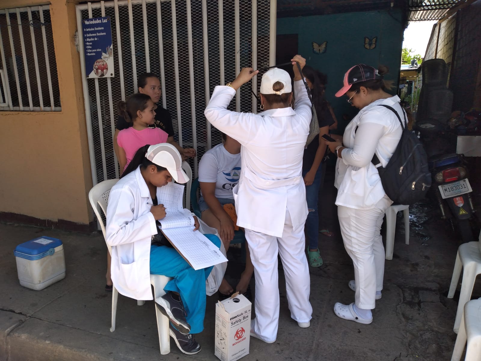 Vacunación contra la covid-19 llega a más familias del barrio El Recreo Sur, Managua