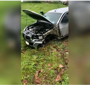 Colisión entre dos vehículos deja seis personas heridas