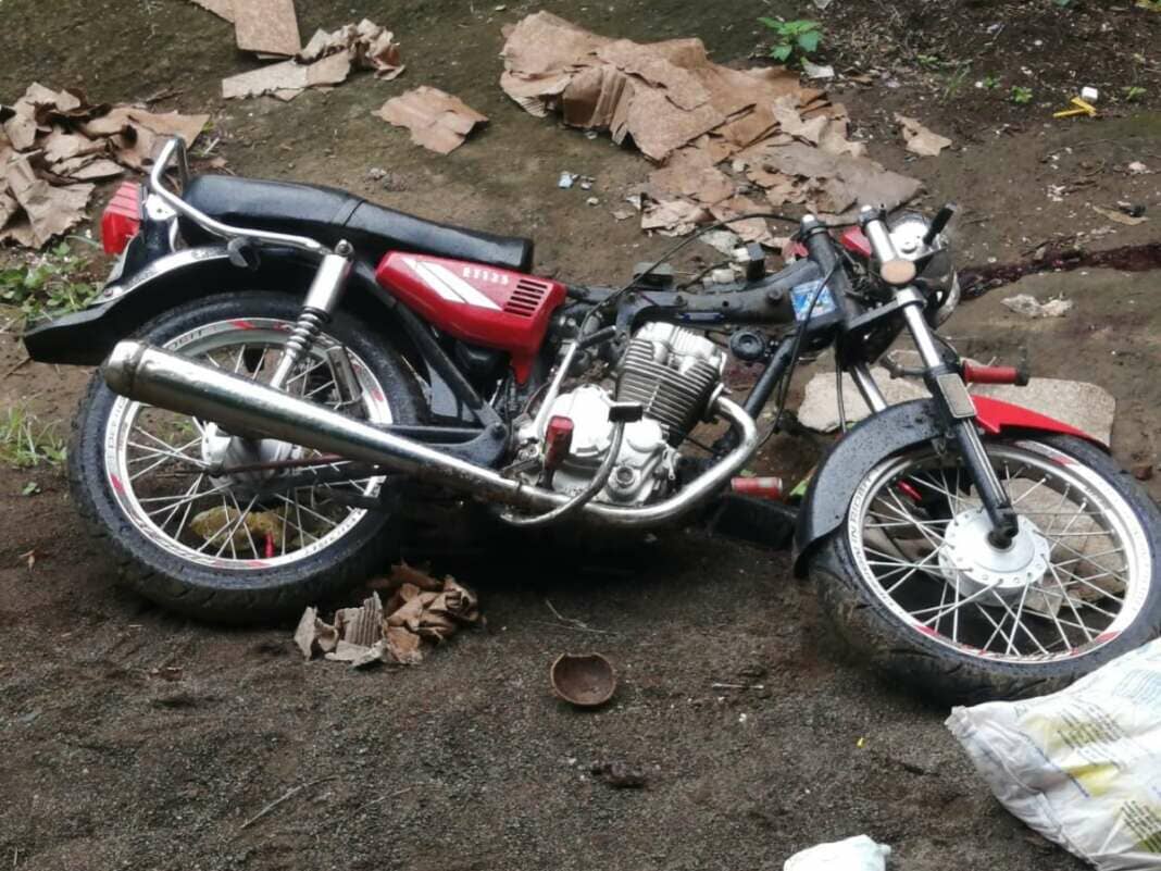 Adolescente en moto le quita la vida a adulto mayor