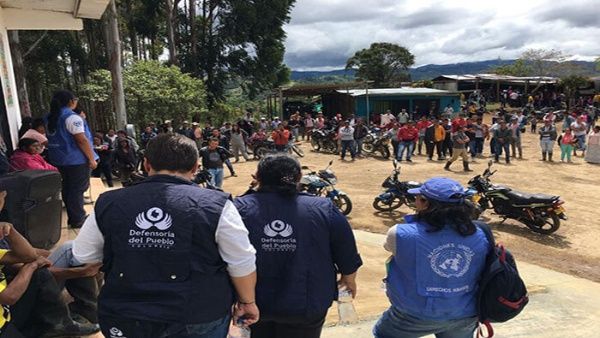 Alertan desplazamiento forzoso por enfrentamientos en Colombia