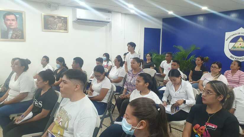 21 aspirantes a oficiales son capacitados por el MINGOB