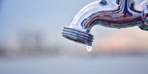 ENACAL suspenderá servicio de agua potable por reparaciones en once barrios de Managua