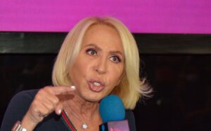 El huracán Laura Bozzo llega a Europa