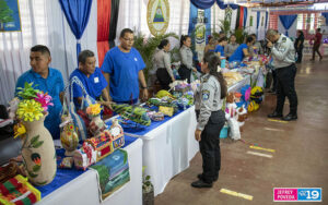 Privados de libertad celebran Septiembre Victorioso con feria gastronómica y artesanal