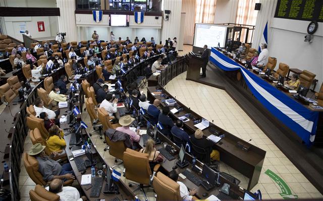 Parlamento de Nicaragua condena bloqueo de EEUU contra Cuba
