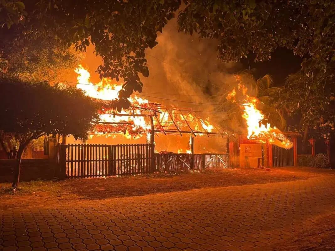 Bomberos Unidos sofocan dos incendios en Rivas y Chinandega