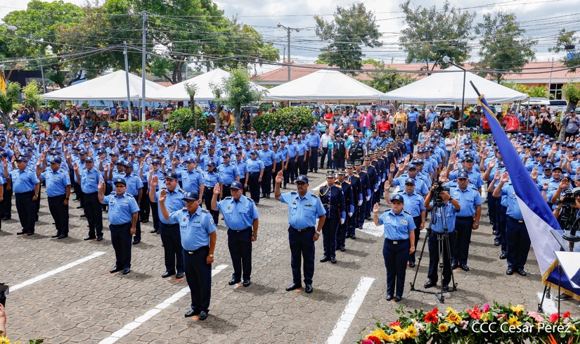 Policía asciende a más de 3 mil agentes para fortalecer su jerarquía  y mejorar operatividad