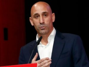 Luis Rubiales dimite como presidente de la Real Federación Española de Fútbol y como vicepresidente de la UEFA