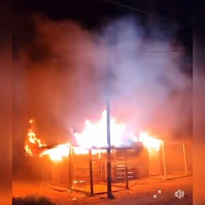 Incendio afecta cuatro tramos en la ciudad de Bilwi