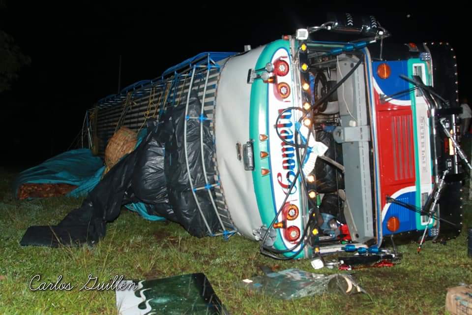 Vuelco de autobús deja ocho lesionados en el Caribe Norte
