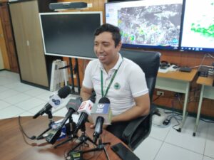 Dos ondas tropicales ingresarán esta semana al país