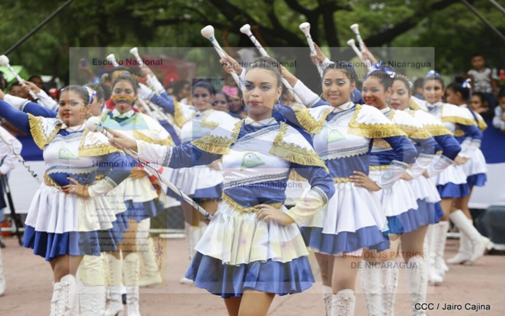 Se realizan actividades patrias destacando la identidad y libertad