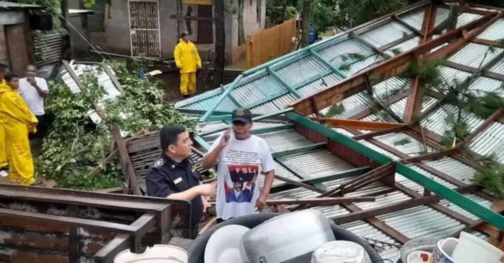 Autoridades brindan apoyo a familias afectadas por tornado en Bilwi