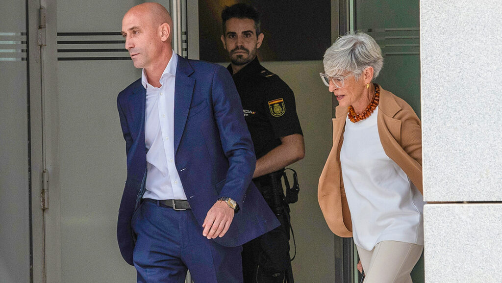 España impediría a Rubiales optar a presidir la federación de fútbol si es sancionado por la FIFA