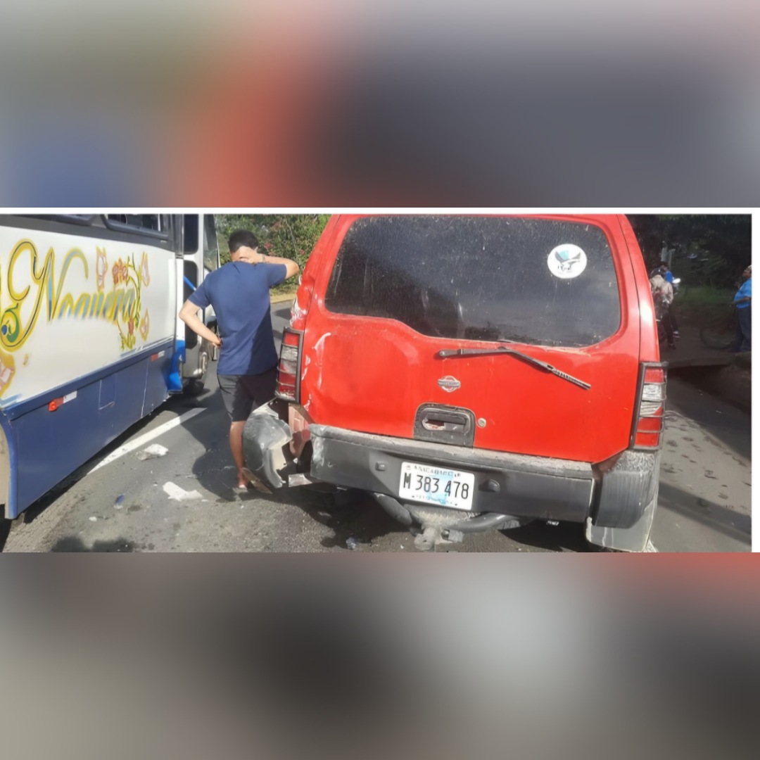 Colisión en cadena deja seis vehículos dañados en carretera a Masaya