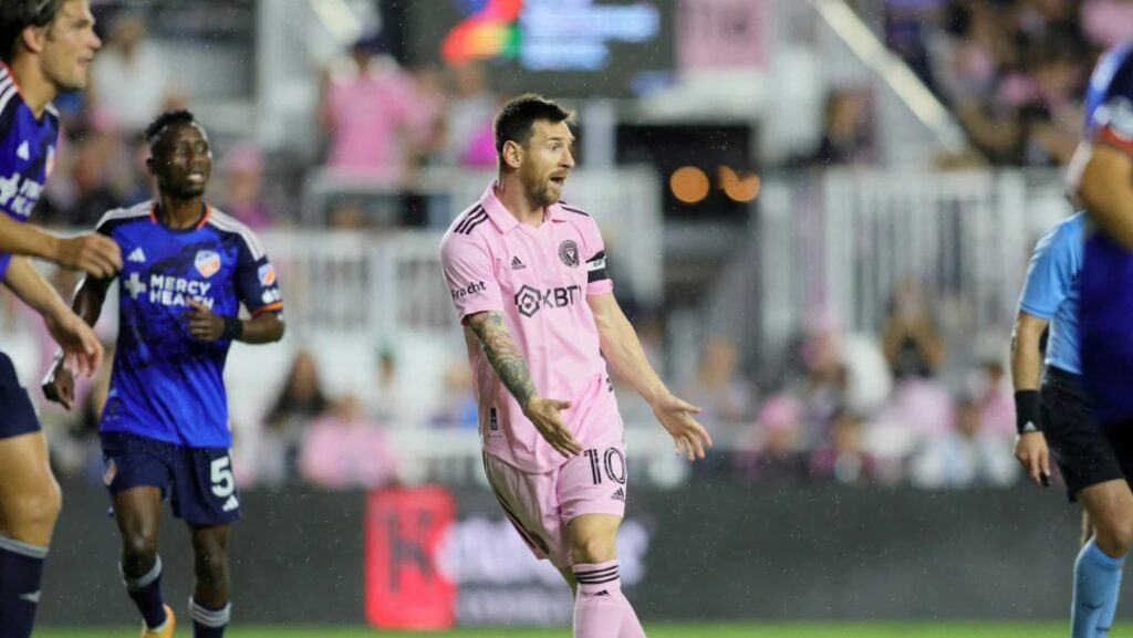 Lionel Messi y el Inter pierden partido de fútbol