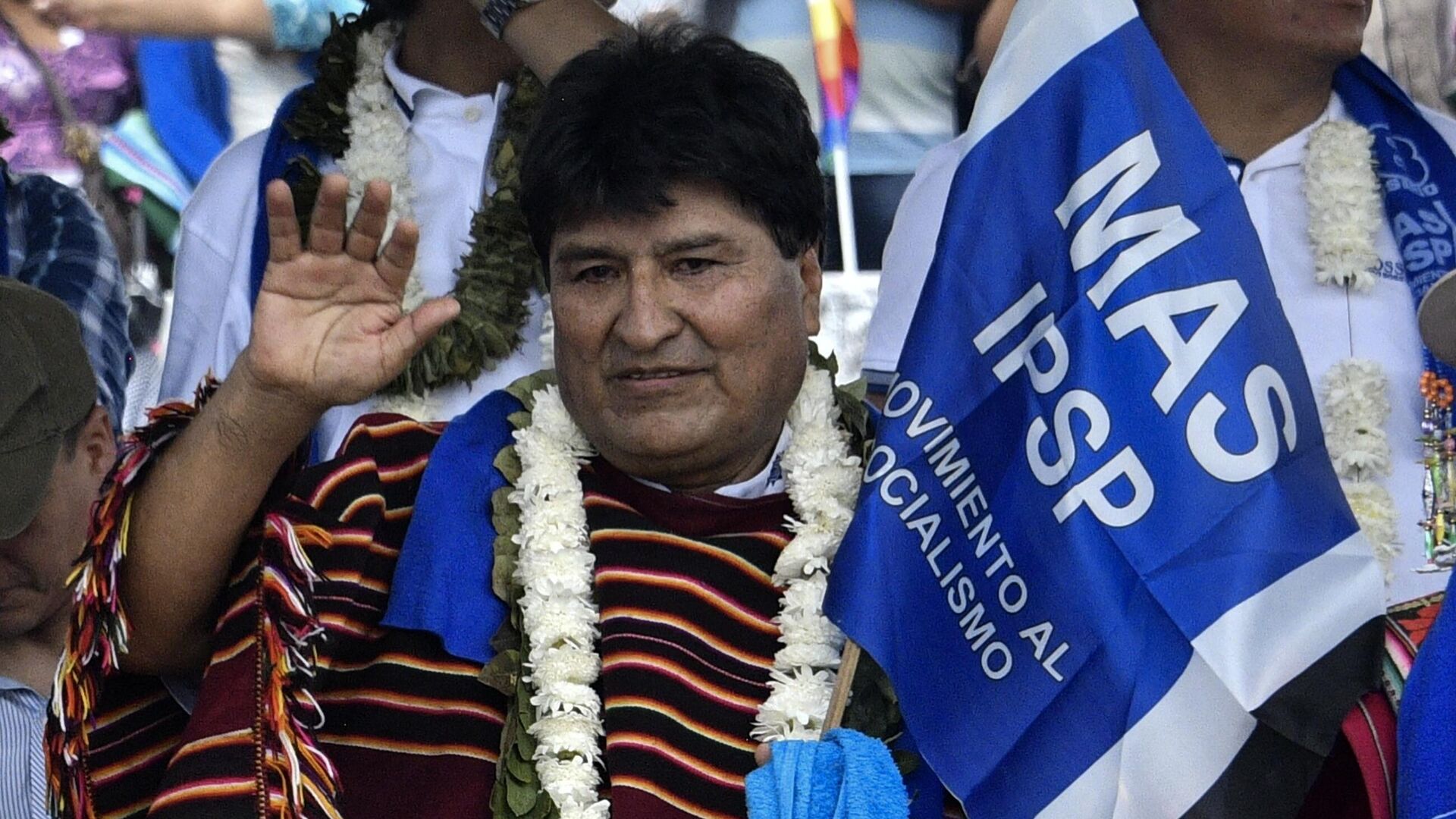 Evo Morales es ratificado como líder del MAS y nominado como candidato presidencial