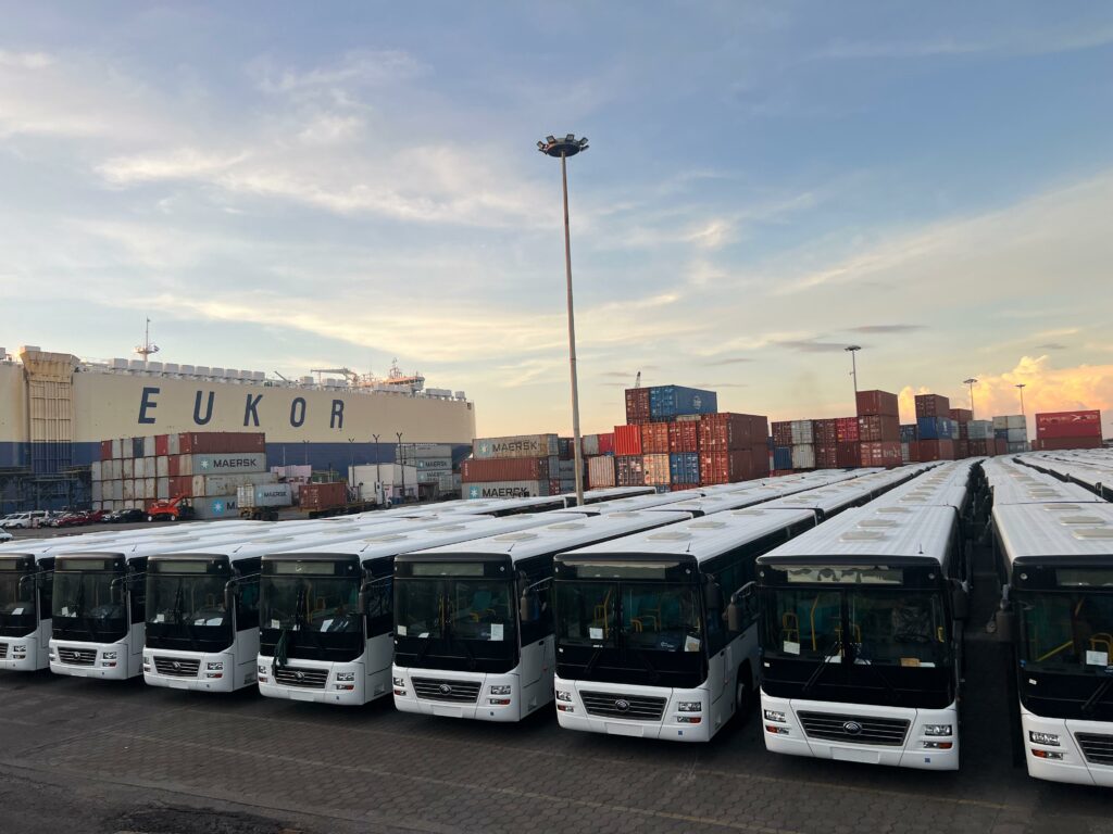 Buses procedentes de China