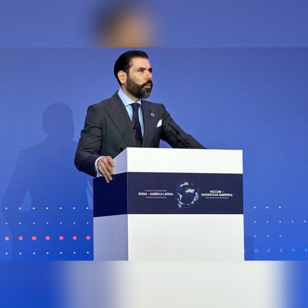Laureano en foro parlamentario ruso