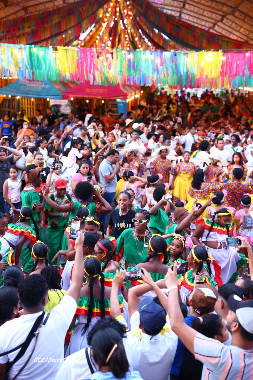 Costa Caribe celebra Festival de Arte y Cultura al ritmo del Palo de Mayo