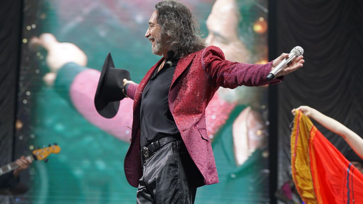 Marco Antonio Solís cautivó a su público con una fiesta de emociones