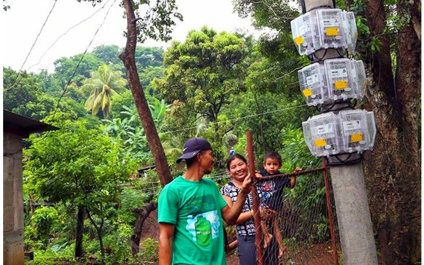 familias con acceso a energía eléctrica