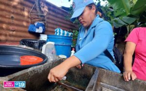 abatizadores visitan viviendas en Linda Vista Sur