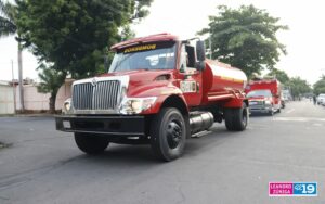 Camión bomberil rumbo a la nueva estación de Granada