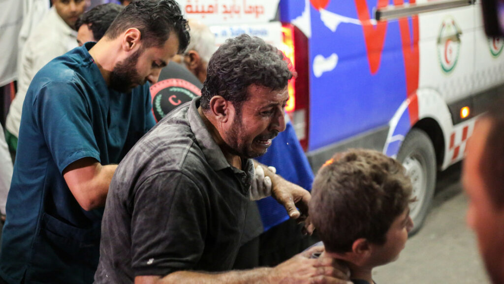 La OMS condena el ataque contra un hospital de Gaza que dejó al menos 500 personas muertas