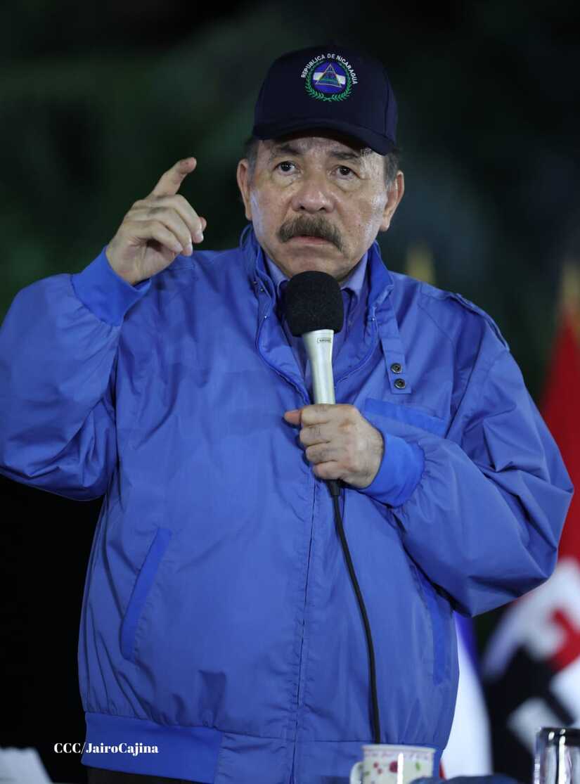 Presidente de Nicaragua encabeza acto de entrega de 250 autobuses