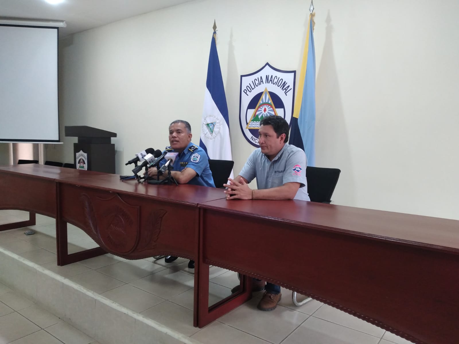 Presentan campaña protección de la vida de los motociclistas a conductores de caponeras