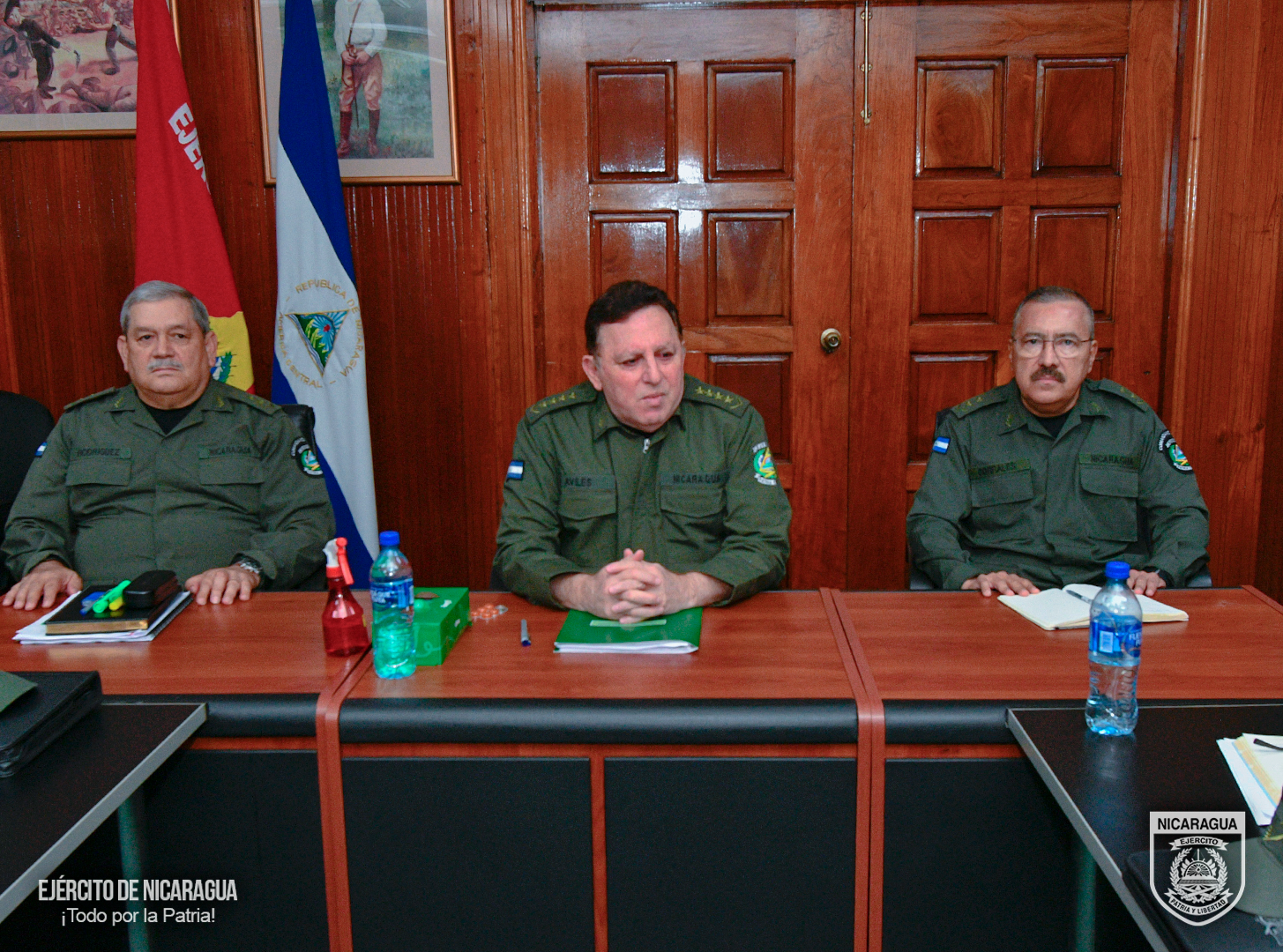 Jefe del Ejército se reúne con mandos de Direcciones y Unidades Militares