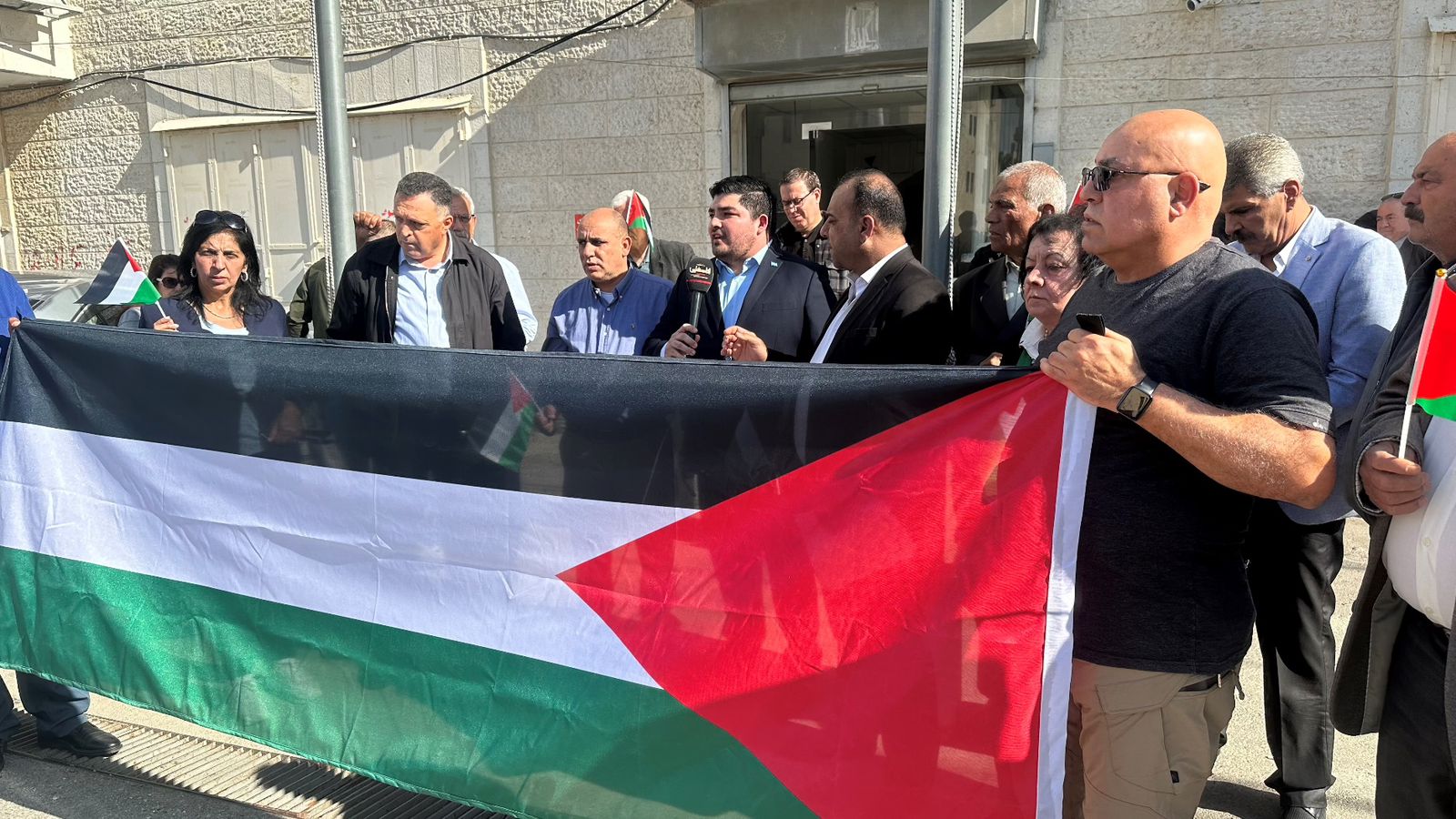 Presidente de los Escritores Palestinos en encuentro con delegado de Nicaragua