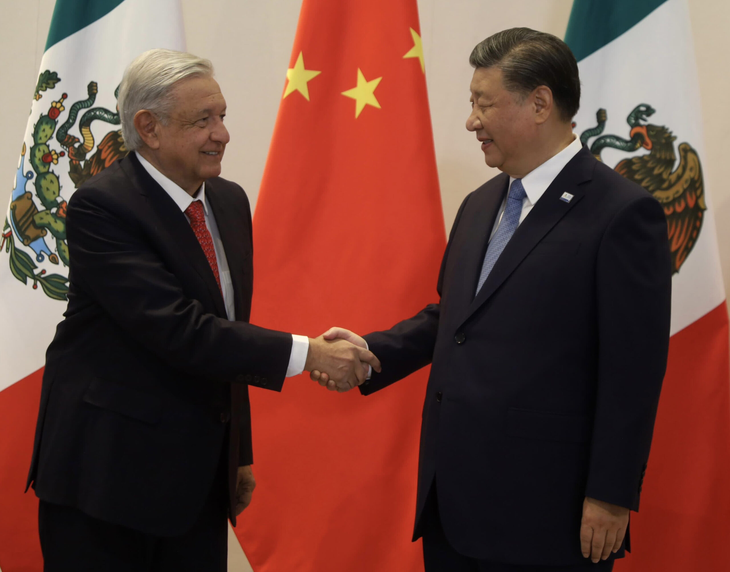 Xi Jinping felicita a López Obrador por conducir a México hacia el progreso