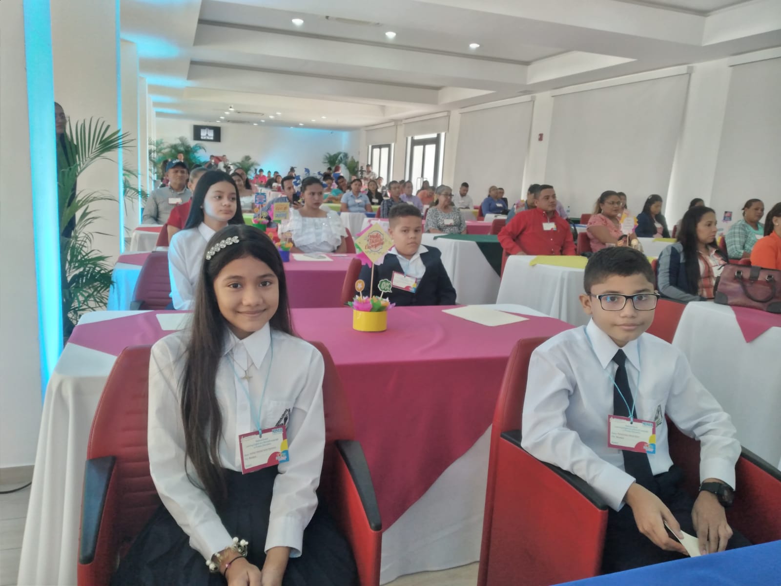 52 mil escolares de sexto grado reciben certificación de inglés A2