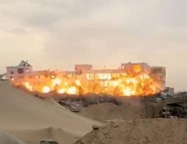 Israel hace explotar el el Parlamento de Hamás en la Franja de Gaza